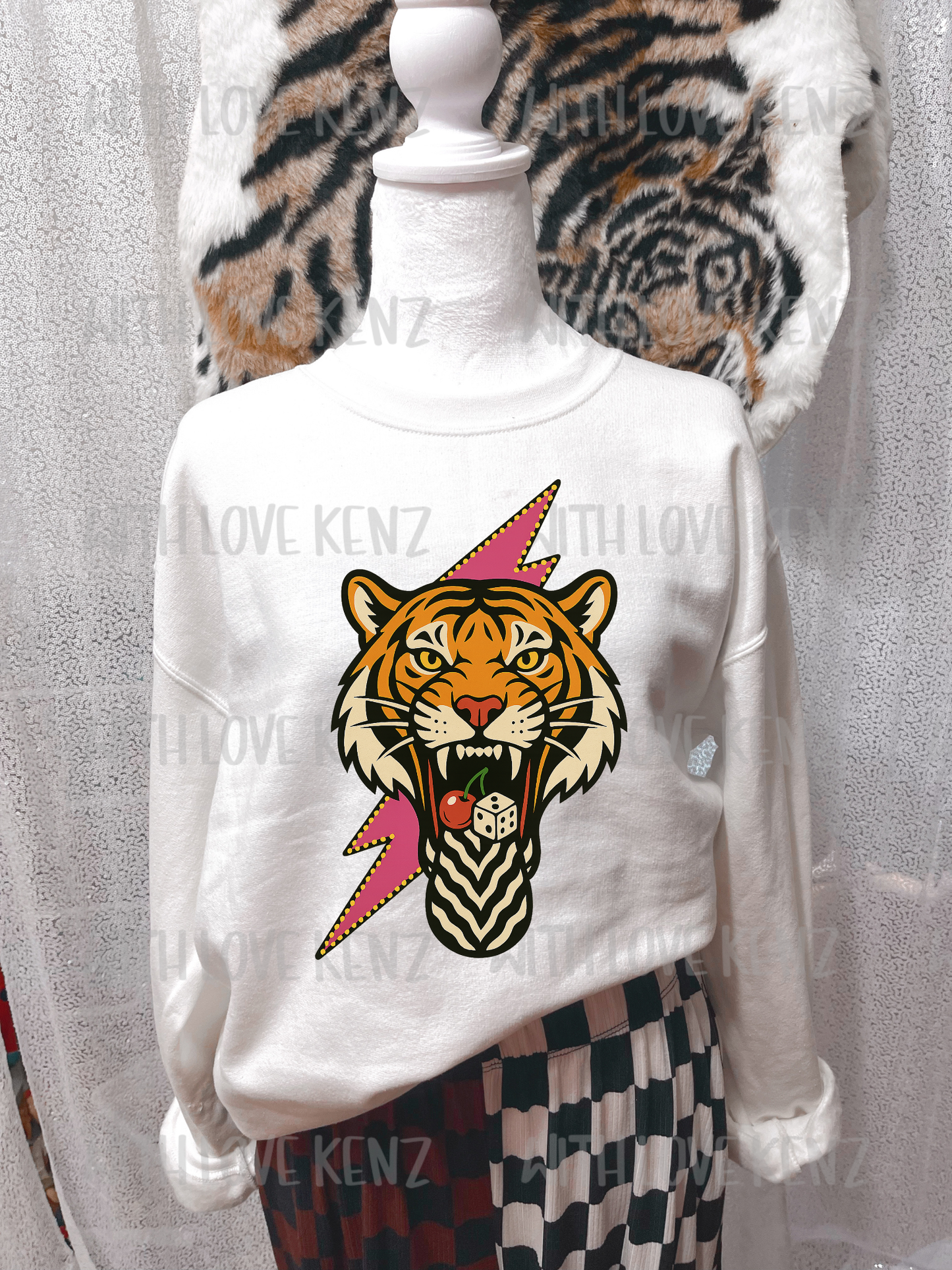 LIGHTENING BOLT TIGER